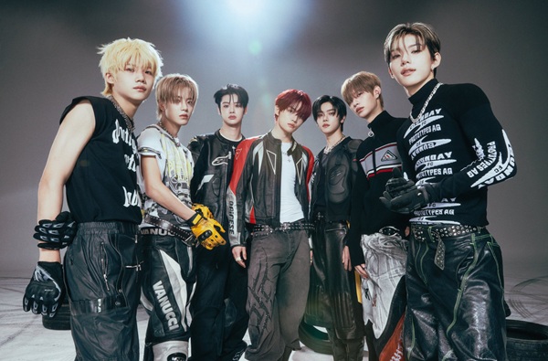 CLOSE YOUR EYES 韓国サードミニアルバム『blackout』11月リリース