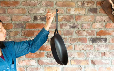 鋳物 フライパン 28cm ユニロイ IH対応フライパン 軽量 鉄 燕三条製