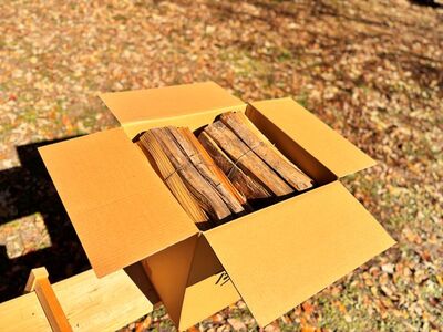 信州伊那谷産 松の薪 （焚き付け用）1箱 4束入り 25kg相当｜薪