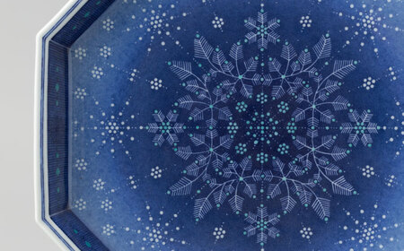 有田焼】人間国宝十四代目今泉今右衛門作 色絵吹墨墨はじき雪文額皿