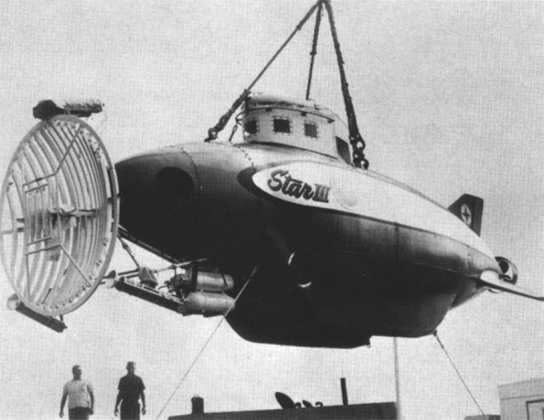 Star III submersible outside Birch Aquarium. – Cool San Diego Sights!