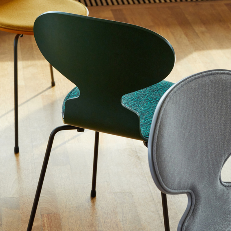 FRITZ HANSEN(フリッツ ハンセン)ANT CHAIR カラードアッシュディープ
