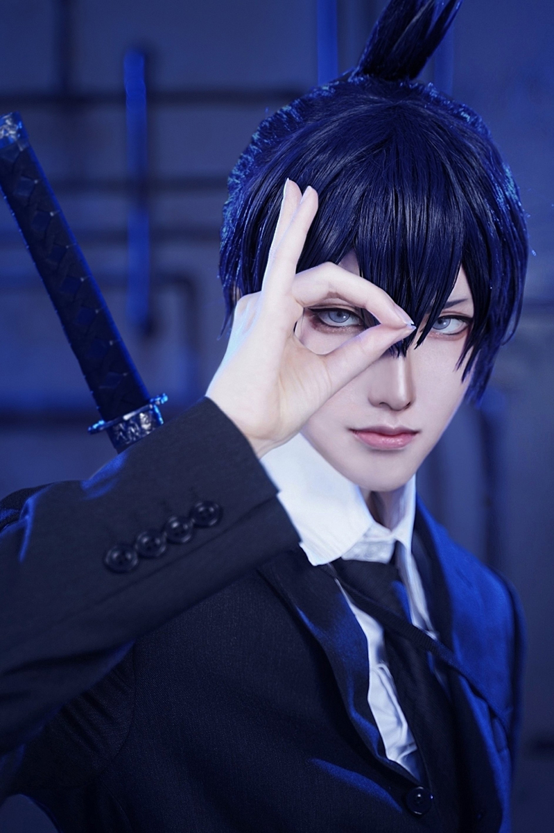 コスプレイヤー梵天『チェンソーマン』早川アキ結い上げウィッグは