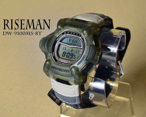 G-SHOCK Resistant DW-8300-1V ガンダムモデル M1228 1995年9月