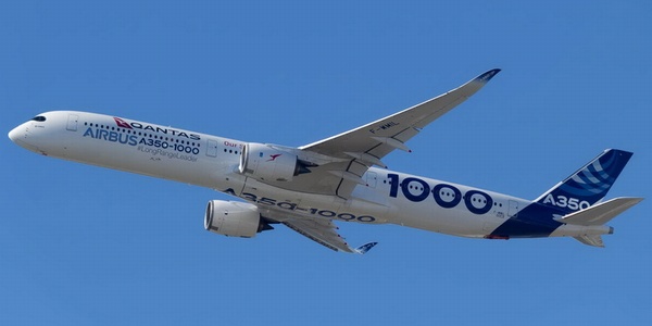 04448 Phoenix Qantas / カンタス航空 AIRBUS HOUSE A350-1000 F-WMIL