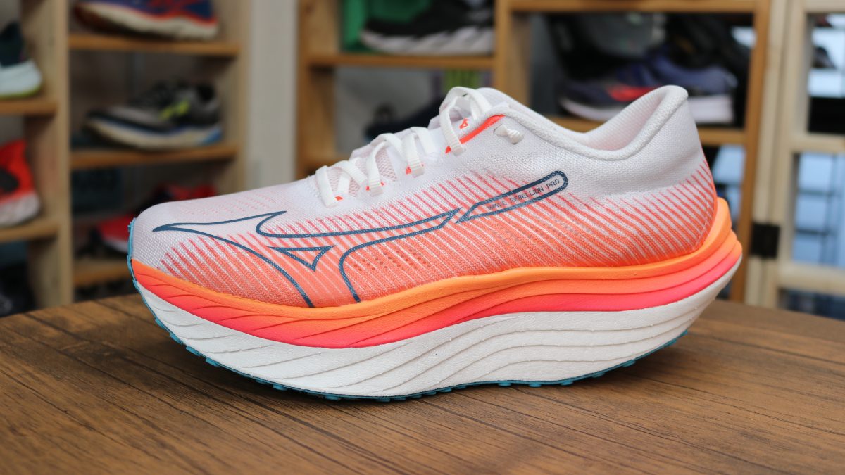ミズノ】新作「WAVE REBELLION PRO」の履き心地は？スパイクからヒント