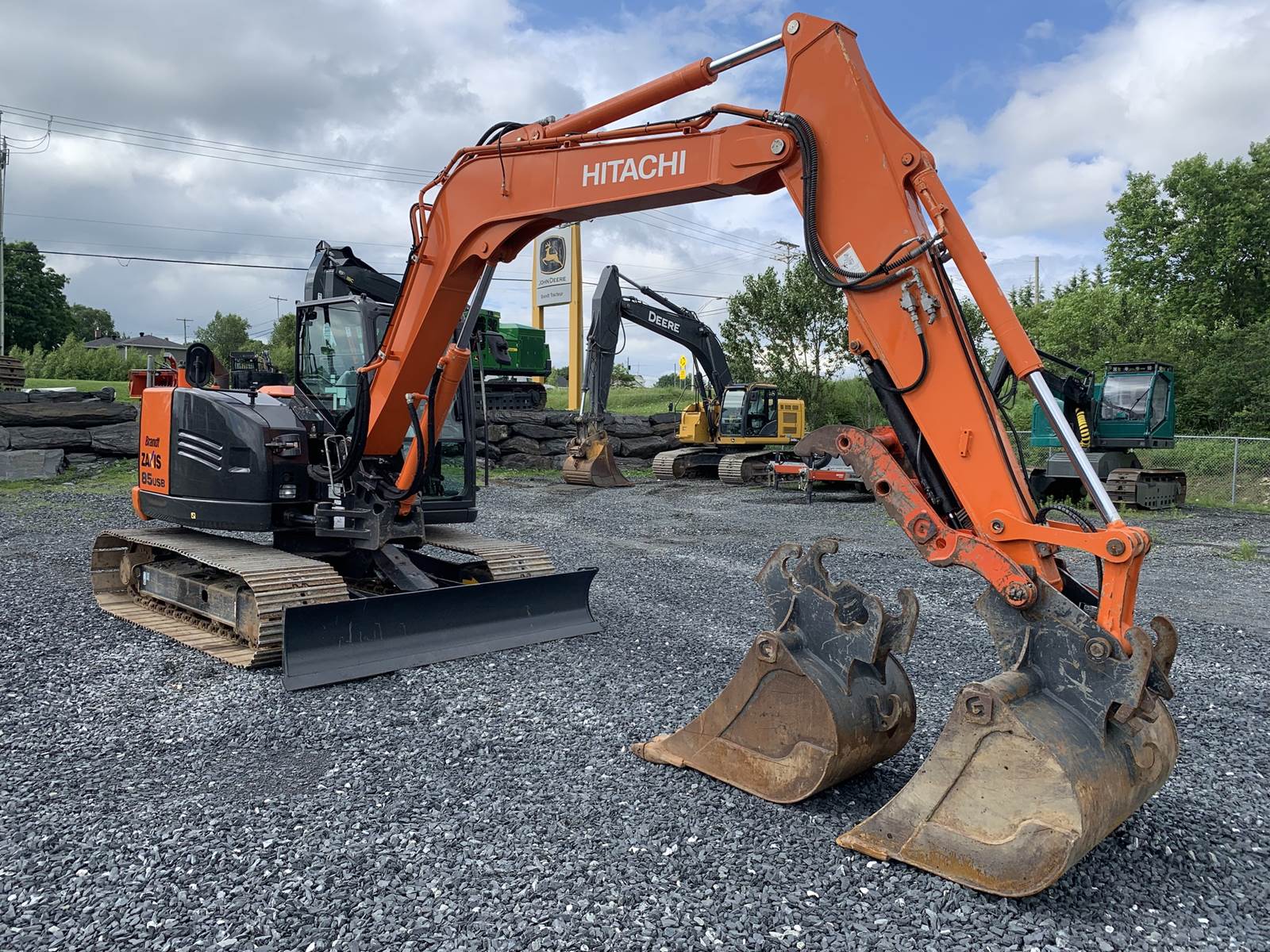 2019 Hitachi ZX85 Excavator For Sale, 1,407 Hours | Saint-Georges