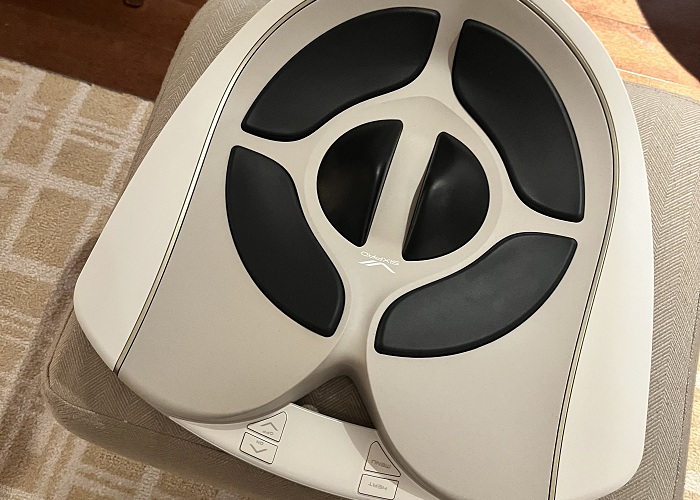 ジュエリーをまとう胸元を輝かせる「ミキモト ネック・デコルテ ハンド