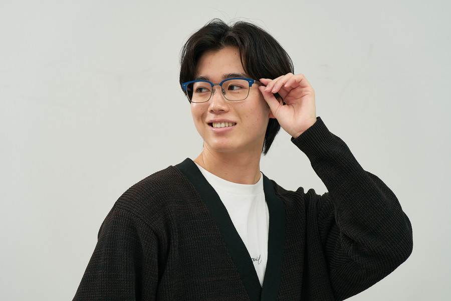 スペシャルプライス]重厚感のあるウェリントン型チタンフレーム