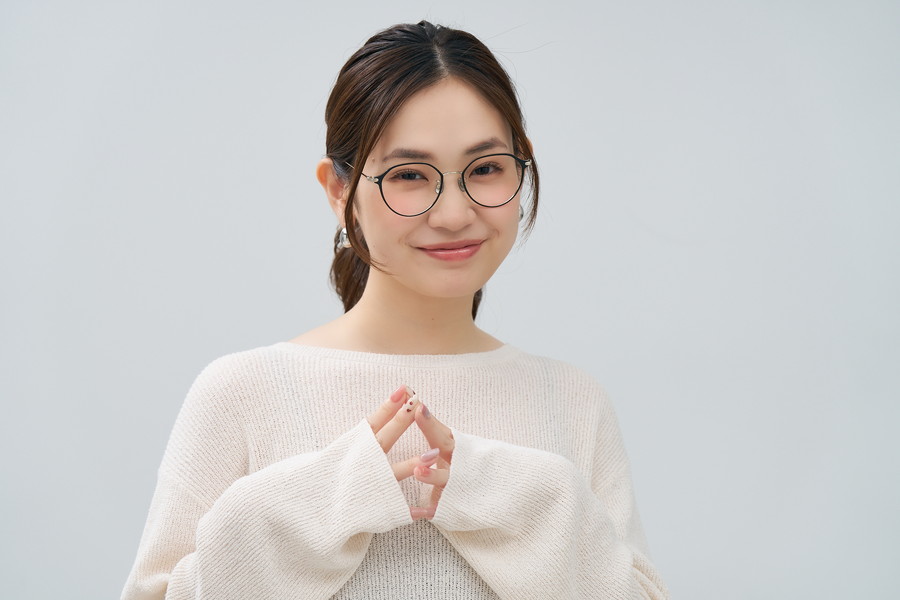 華やかさのあるボストン型チタンフレーム[中顔面短縮みえメガネ