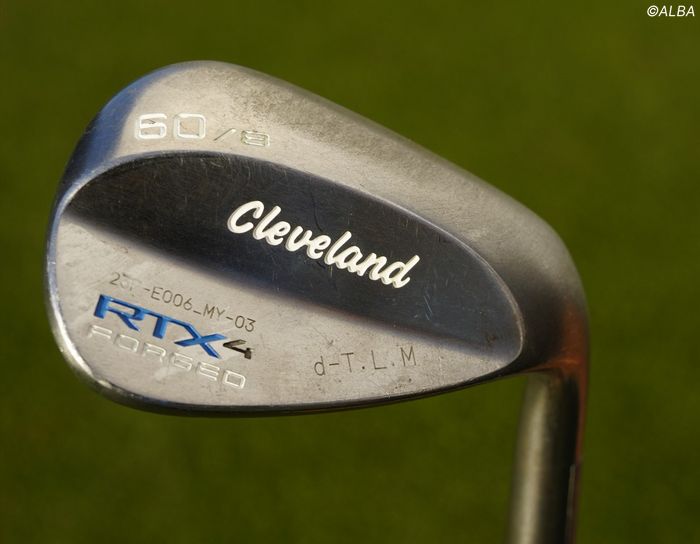 写真] 松山英樹は、超難しいバンス0度の60度ウェッジをフェースをマン