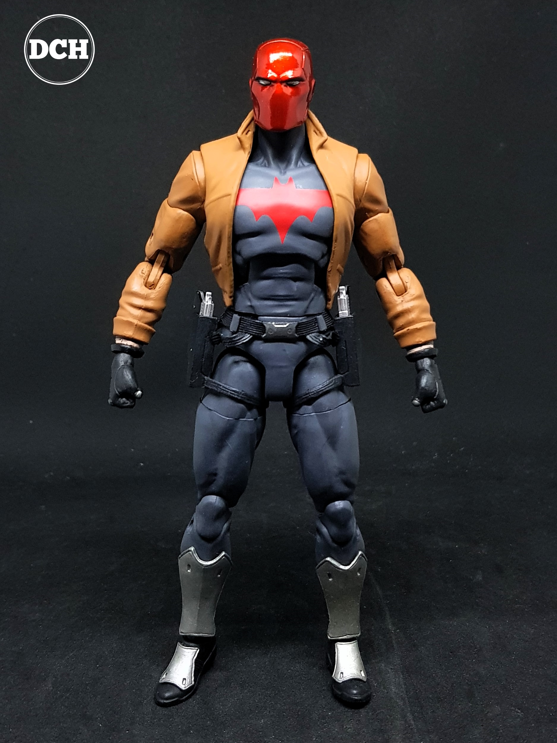 Figure Specs | DC Essentials – #18 Red Hood – DC Collectibles Hunter