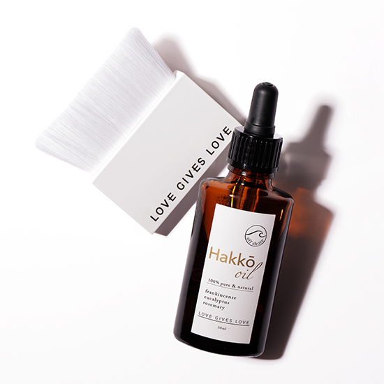 LOVE GIVES LOVE]Vegan brush(ヴィーガンブラシ) | KOBUNSHA SELECT