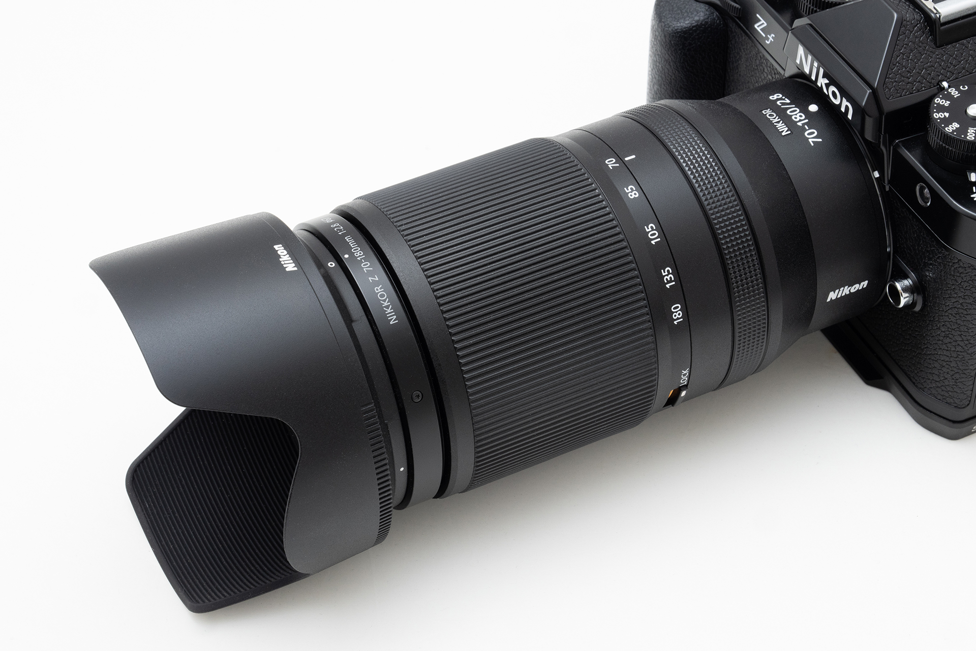 私はこれを買いました！：軽さと描写力を兼ね備えた望遠ズームレンズ