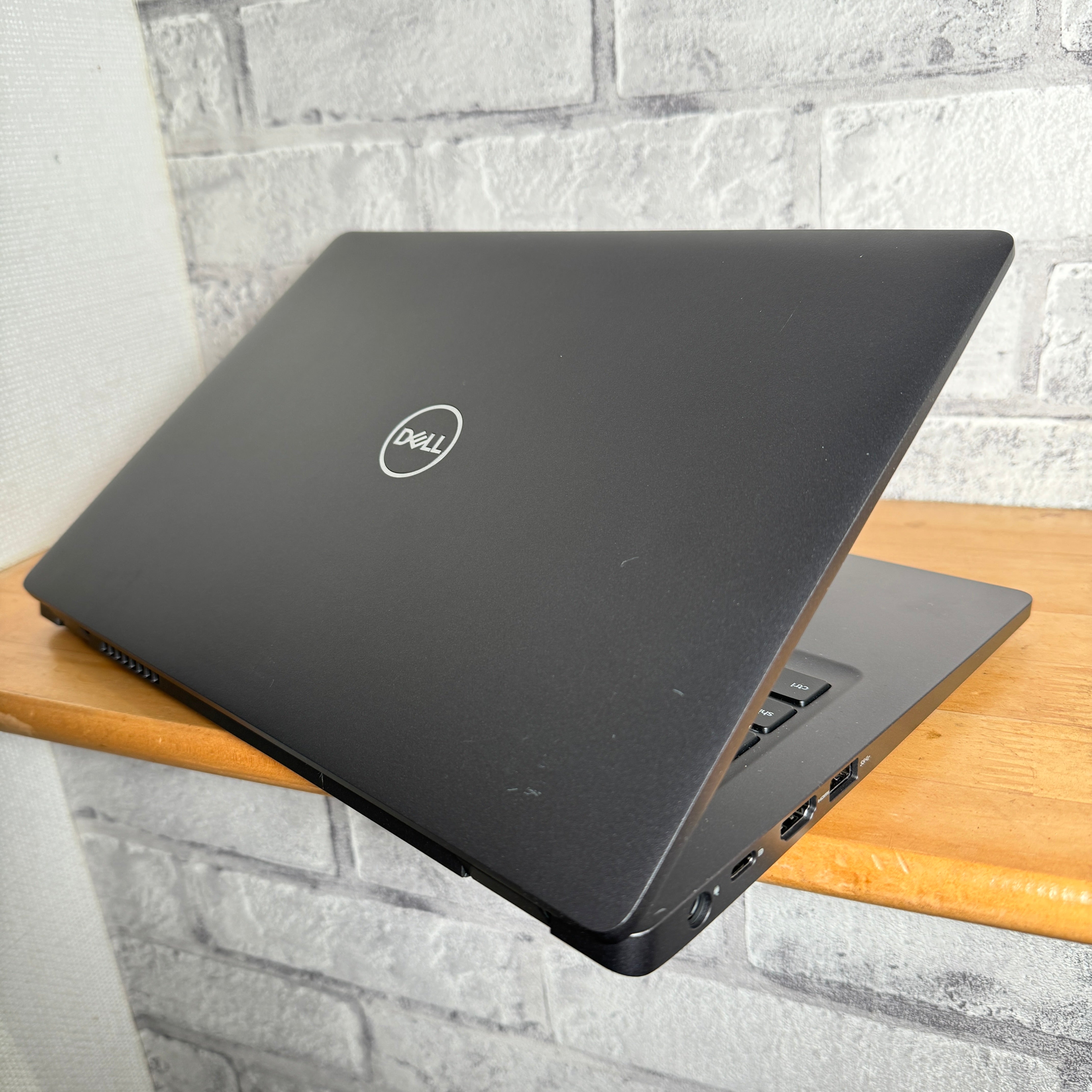 超!!軽量】0.9kg 富士通 LIFEBOOK U938/S / Windows11 / Core i5 7300U