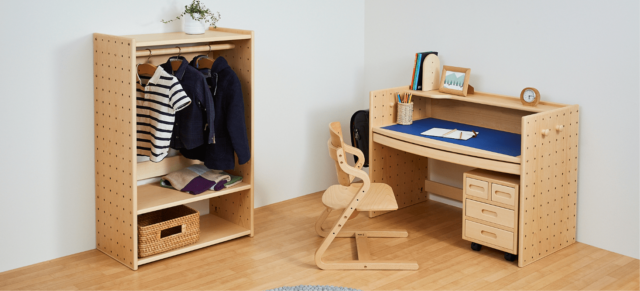 フォルミオ」が国産になって復活！まずはMakuakeで販売開始 | 学習机