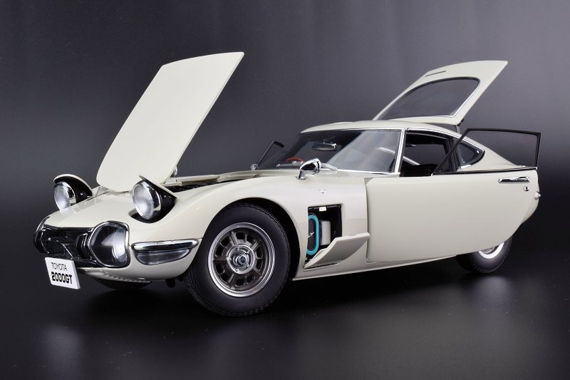 REVIEW: AUTOart Toyota 2000 GT • DiecastSociety.com