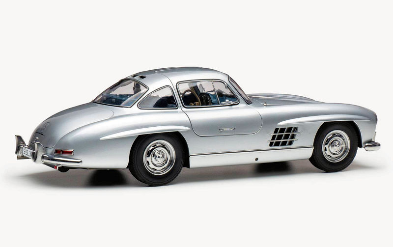 Schuco 1:12 Mercedes-Benz 300 SL - Blue Plaid Interior