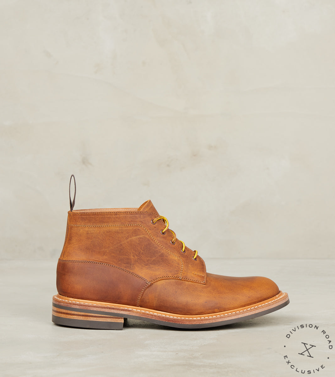 Tricker's x DR Monty Chukka - 4497 - Dainite - Horween Cognac