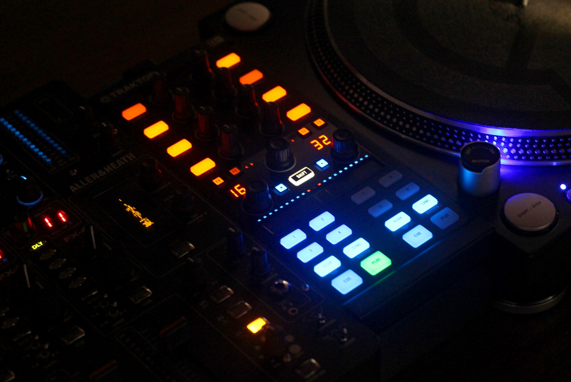Video Review: Traktor Kontrol X1 MK2 - DJ TechTools