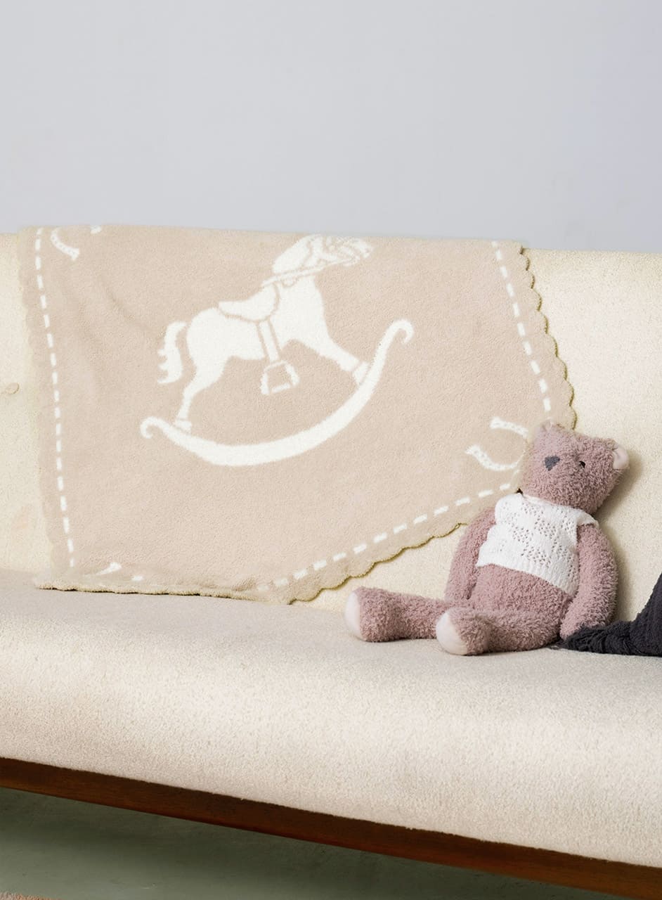 2026年 午年ベビーに贈る、幸運の木馬ブランケット | NEWSの一覧