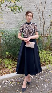 Self-portrait セルフポートレート ブラック×ベージュ半袖ミモレドレス