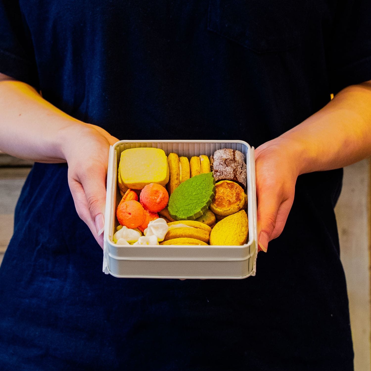 広島レモンクッキー缶（8種30枚）: せとうちエリア│DISCOVER WEST