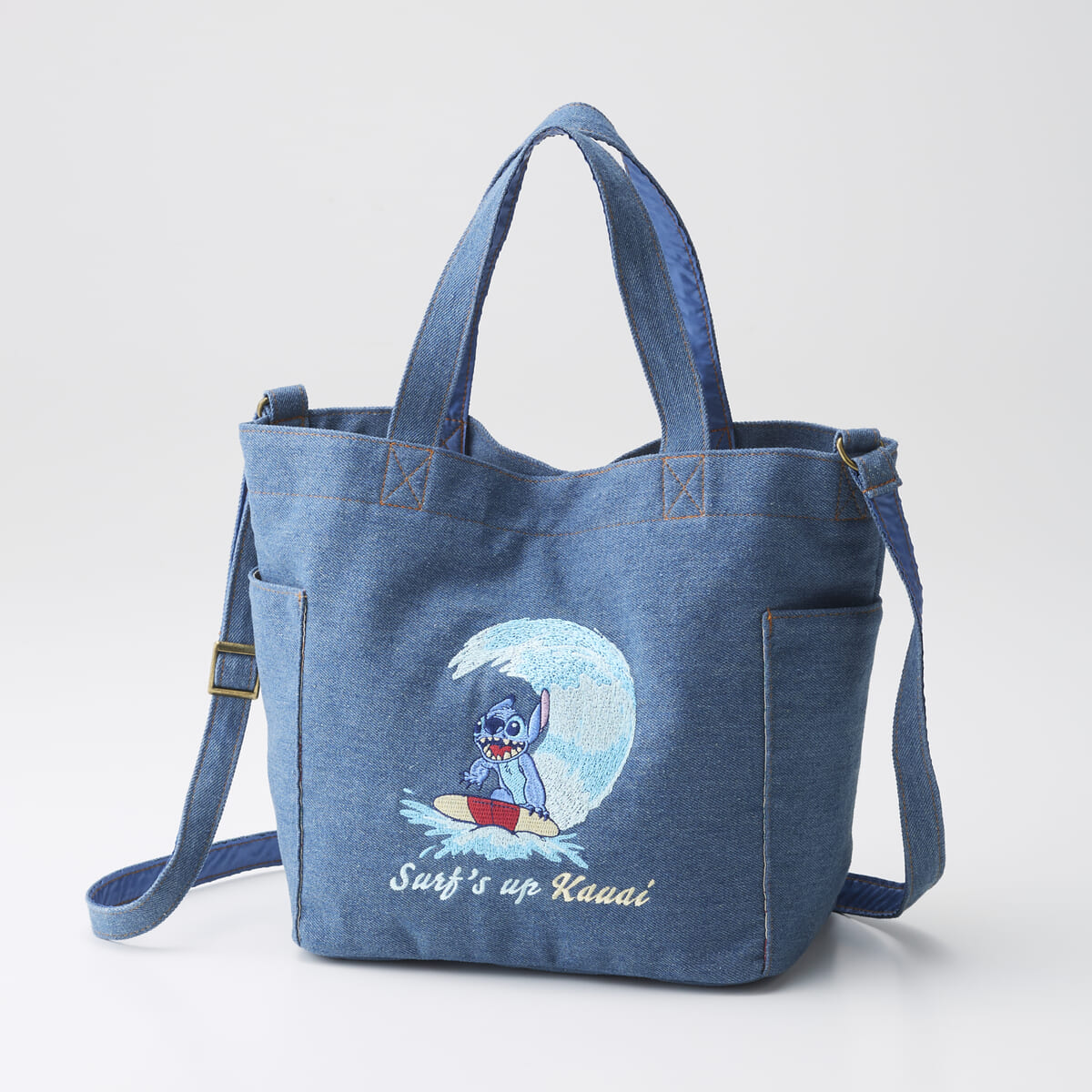サーフィンをするスティッチ！ベルメゾン ディズニー「デニム刺繍2WAY