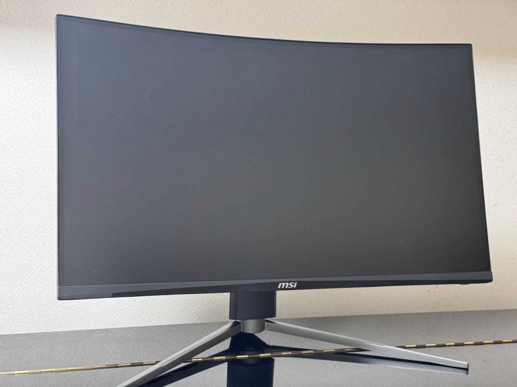 MSIの27インチ湾曲ゲーミングモニター「MAG 27CQ6PF」の魅力は“汎用性