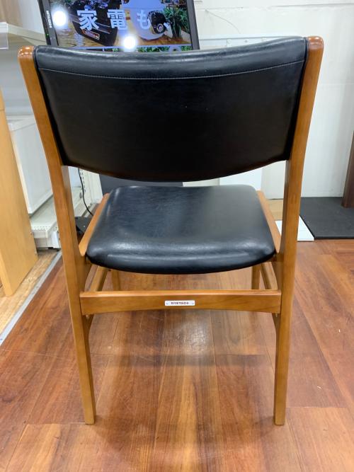 カリモク60+ (カリモクロクマルプラス) アームレスダイニングチェア