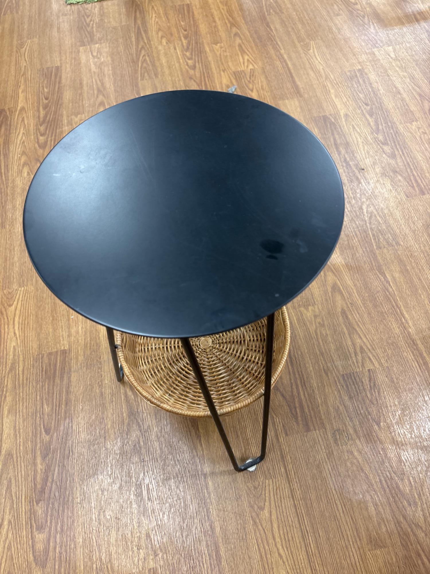 サイドテーブル・ナイトテーブル・ローテーブル WALLABY LOW TABLE