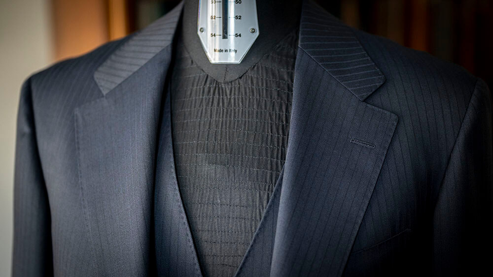 ライトグレーのフランネル素材でクラシカルなダブルスーツ “CANONICO