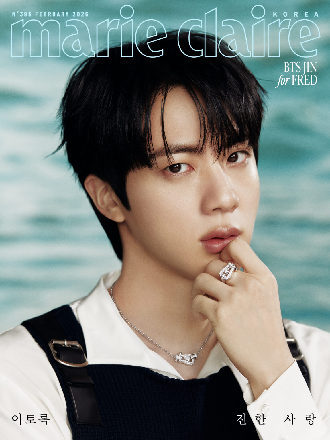 フォト】防弾少年団JIN、輝かしいビジュアル…背中チラ見せにドキッ