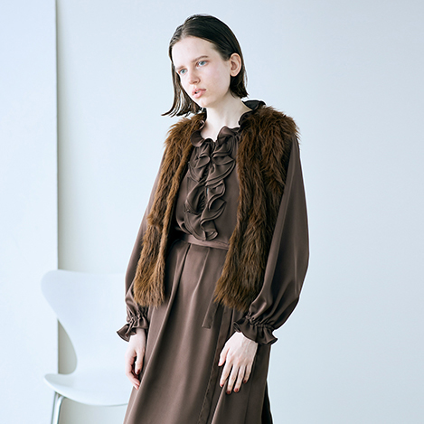 MARILYN MOON(マリリンムーン)｜モダンタックフリルワッシャーブラウス