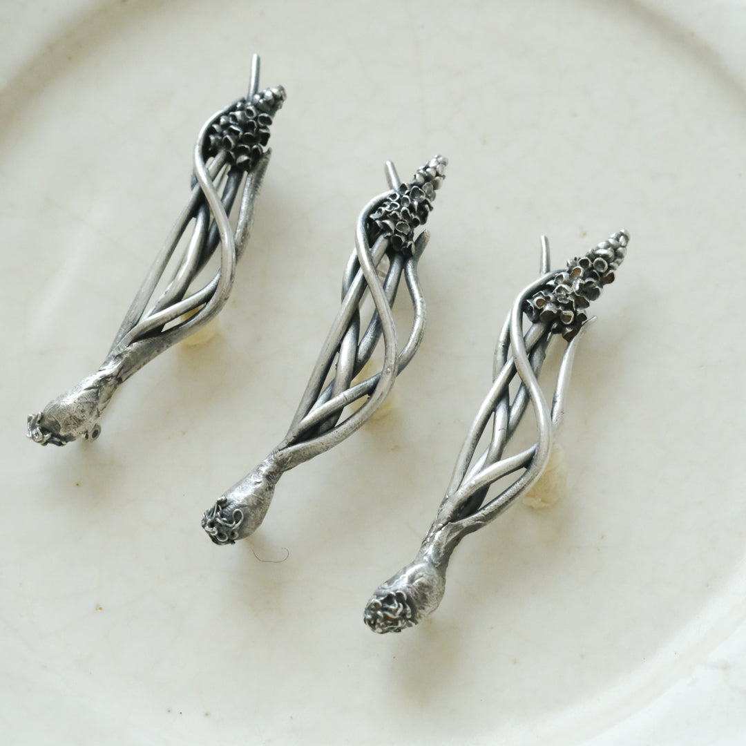 春を待つ、ムスカリのシルバーブローチ – Envelope - エンベロープ