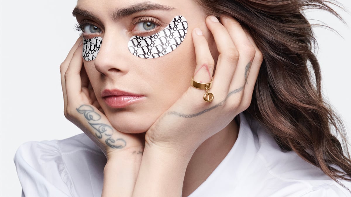 ディオール」がバックステージから着想したアイ シートマスク セットを