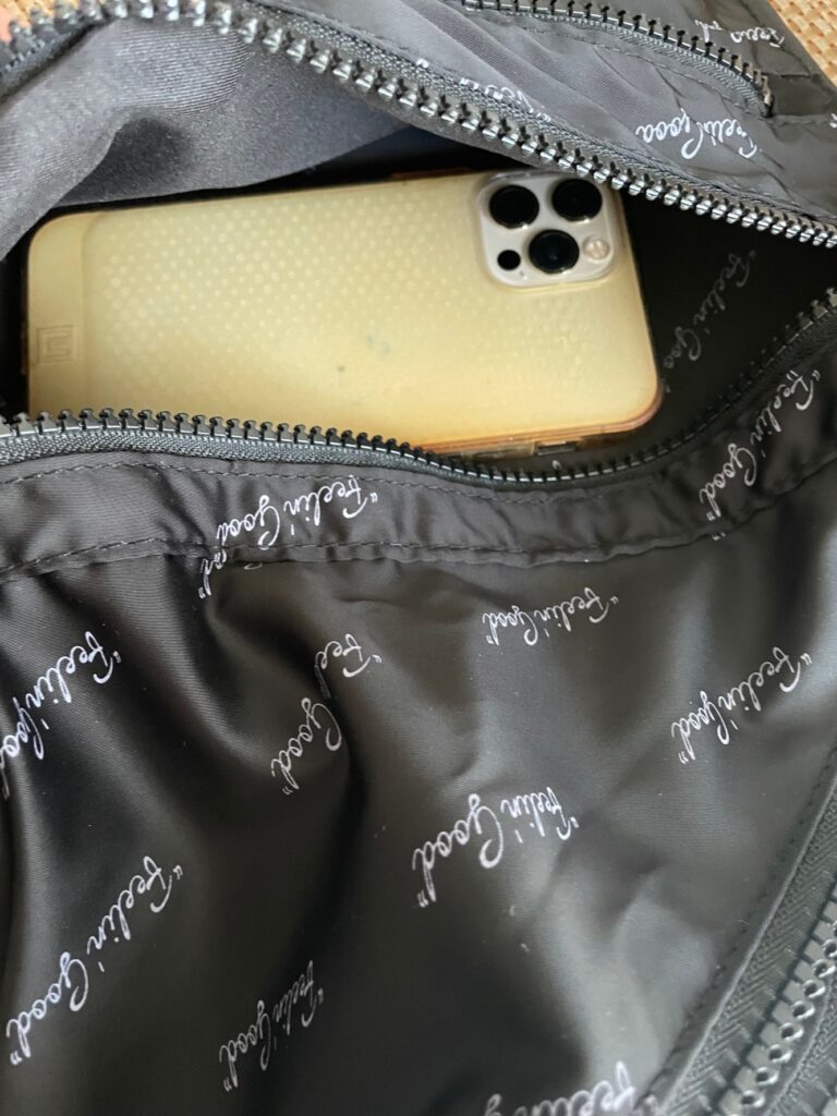 藤井風グッズのサコッシュとウィンディちゃんはおすすめ | 機嫌よく生きる