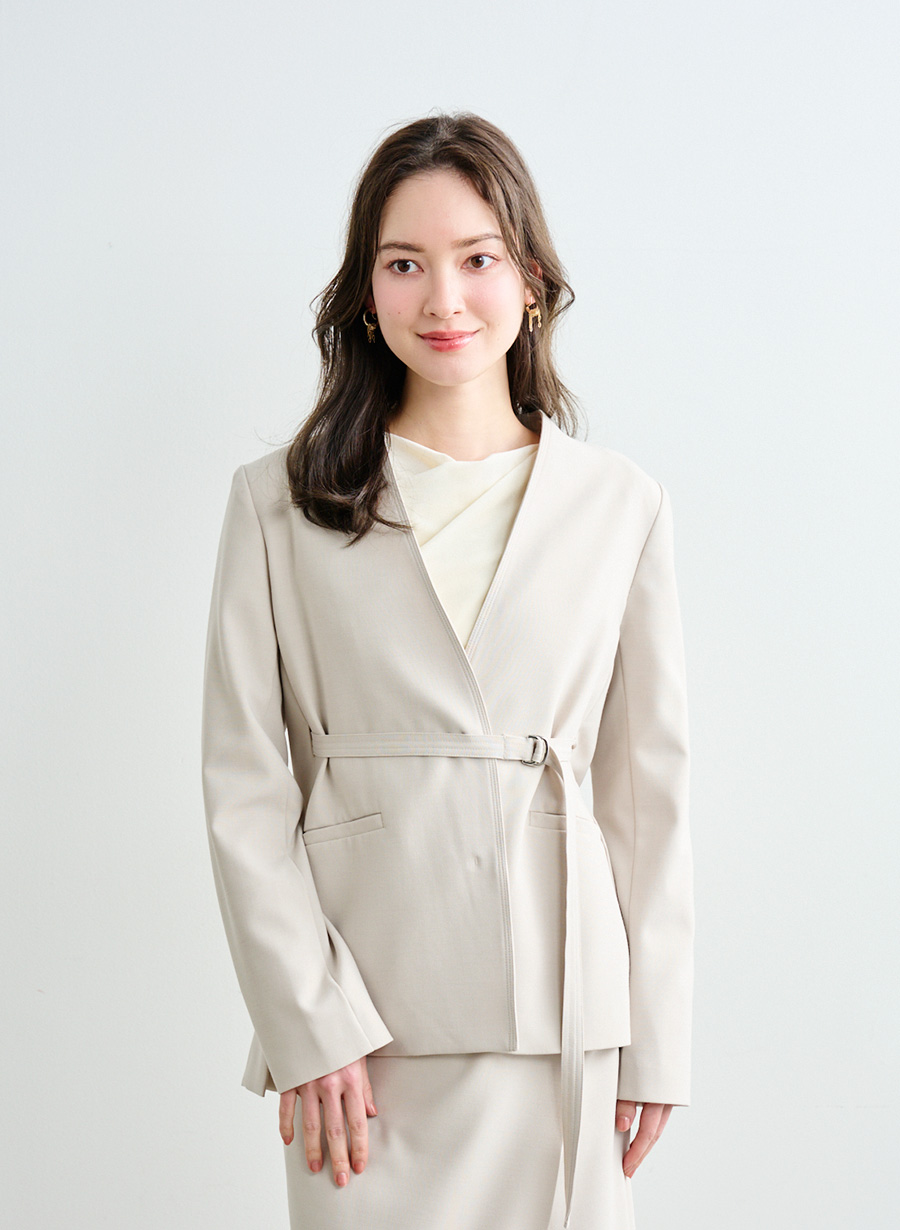 ツイルストレッチノーカラーベルトジャケット｜LOUNIE（ルーニィ）公式