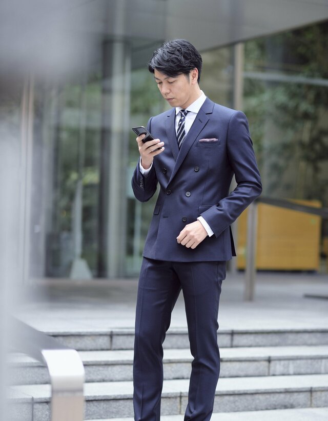 着るだけで貫禄は10倍増し！今春おすすめのダブルスーツ3選！ | FORZA