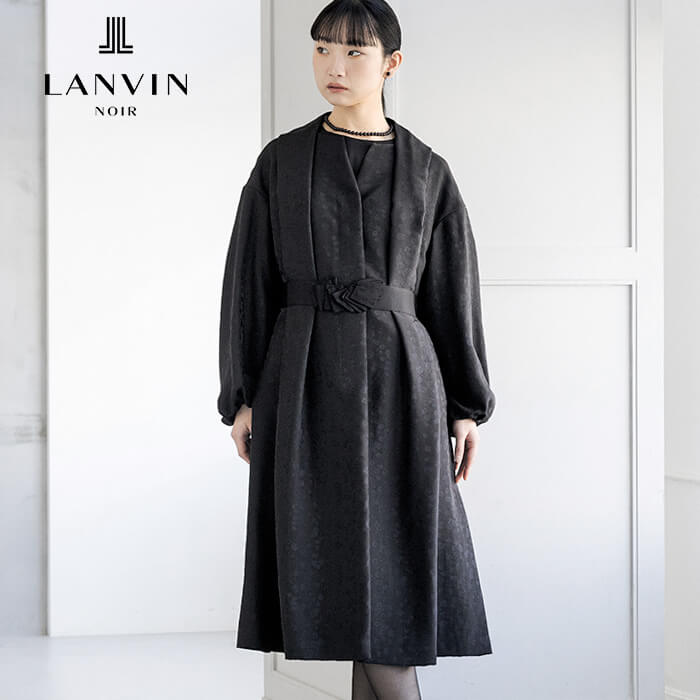 フラワーと光を表現したジャカードのコート 9号・ブラック｜東京