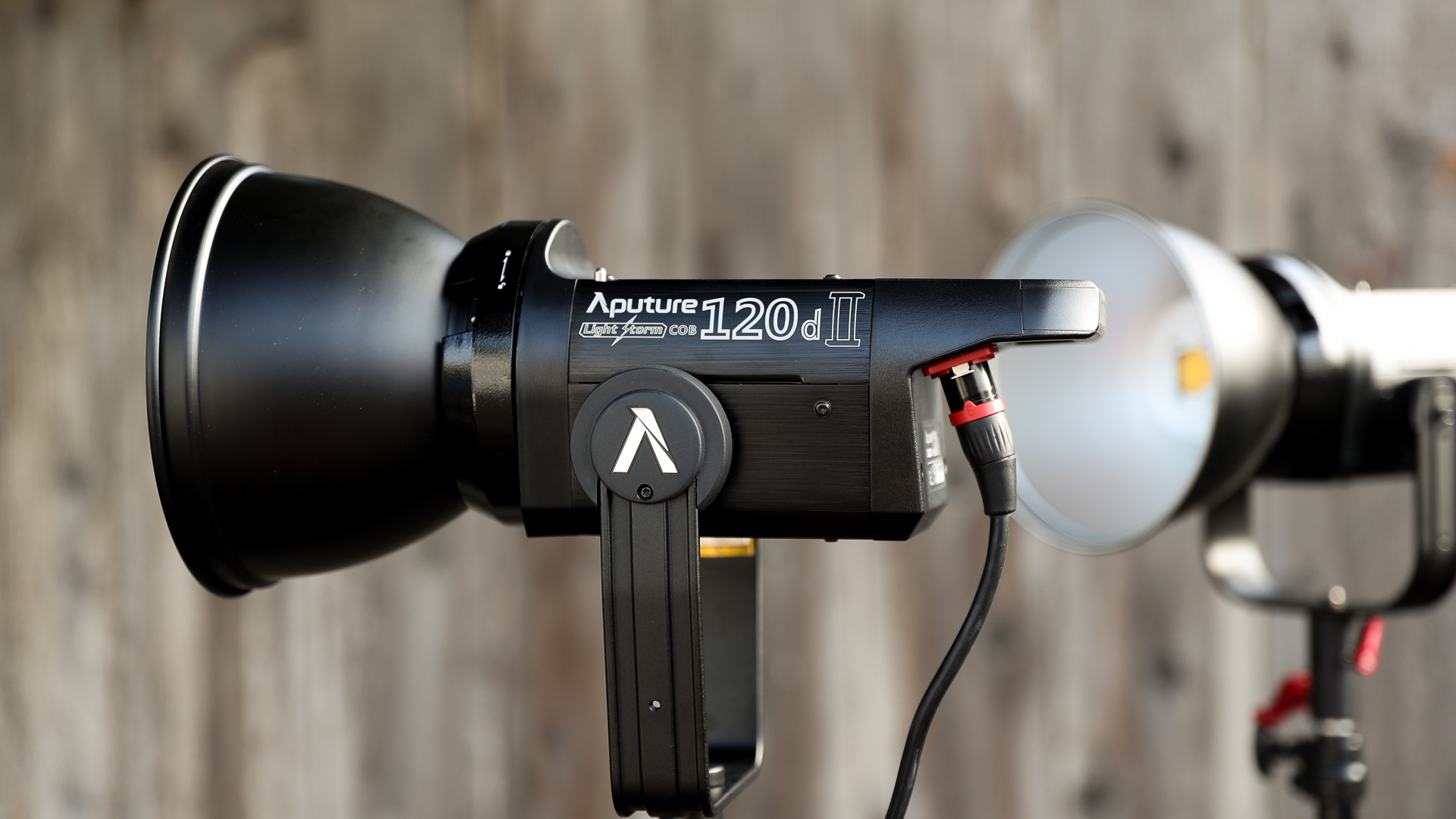 Aputure 120D Mark II Light