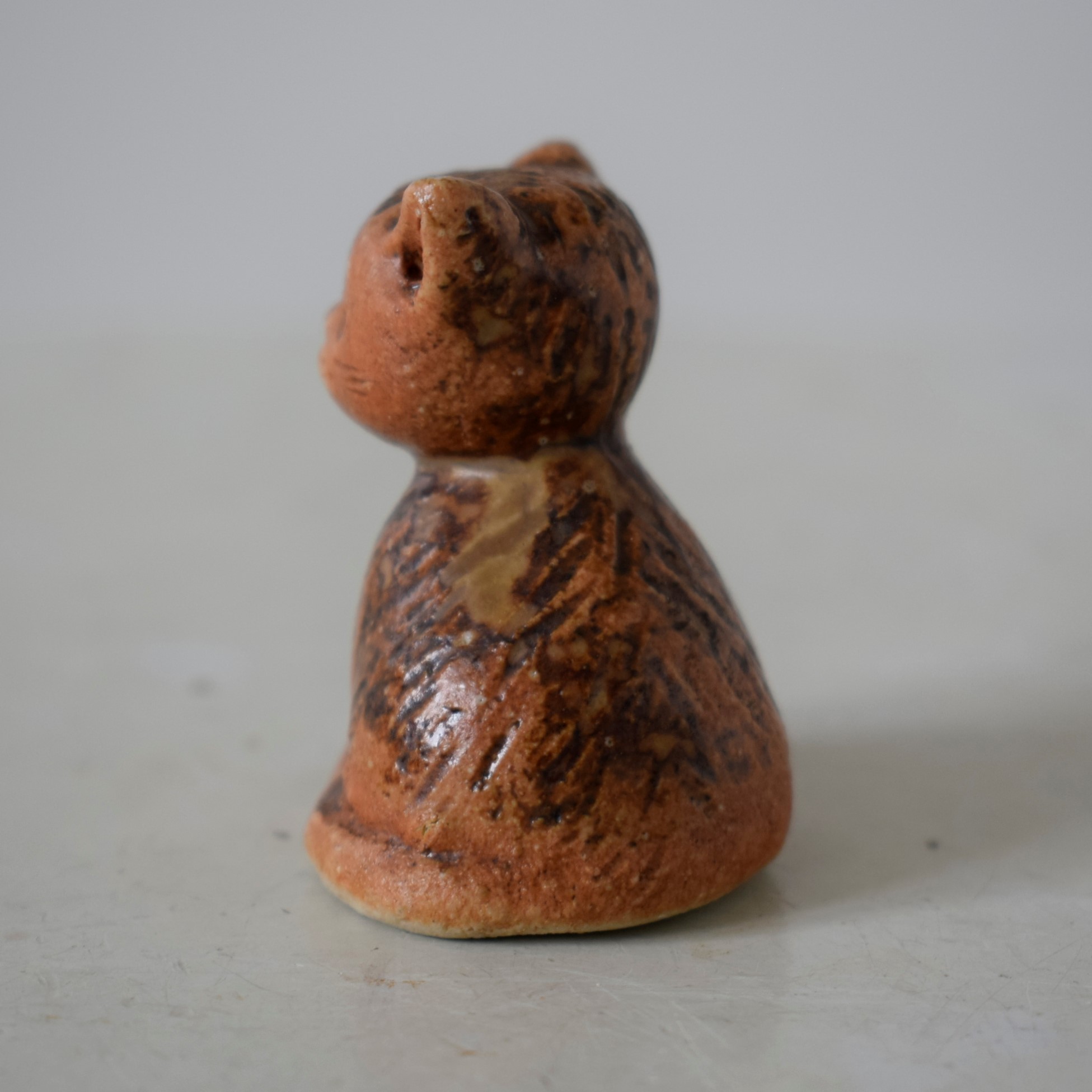 猫・ネコの置き物 / 艶・釉薬あり / Rutebo・ルーテボ | florantik