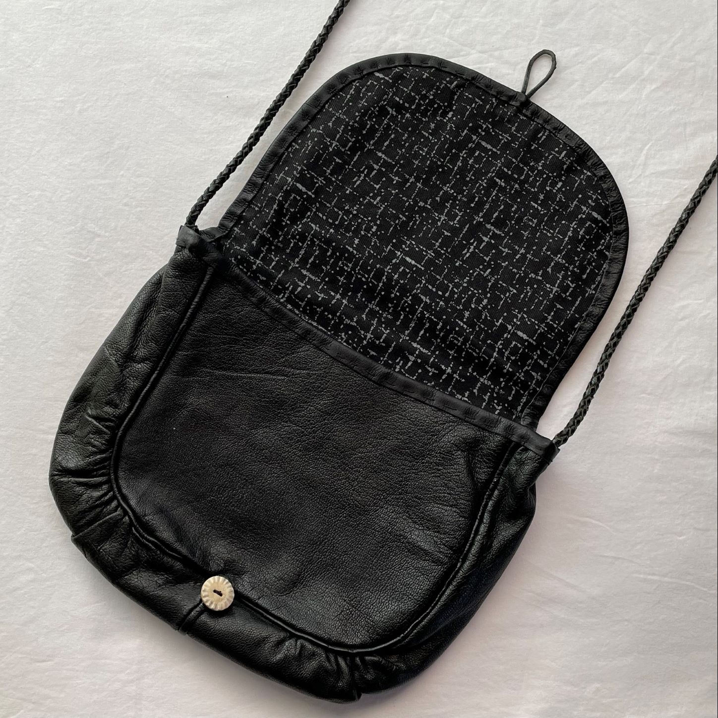 黒のポシェット / サーミ族の伝統工芸品 / ピューター刺繍 No.2