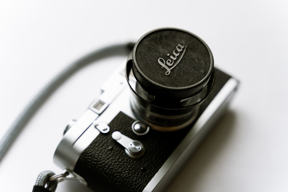 Leicaレンズフード(12585)と沈胴ズミクロン(1st)のマッチングが素敵