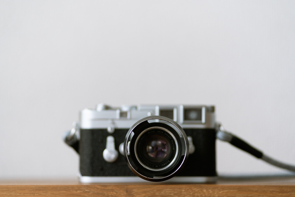 Leicaレンズフード(12585)と沈胴ズミクロン(1st)のマッチングが素敵