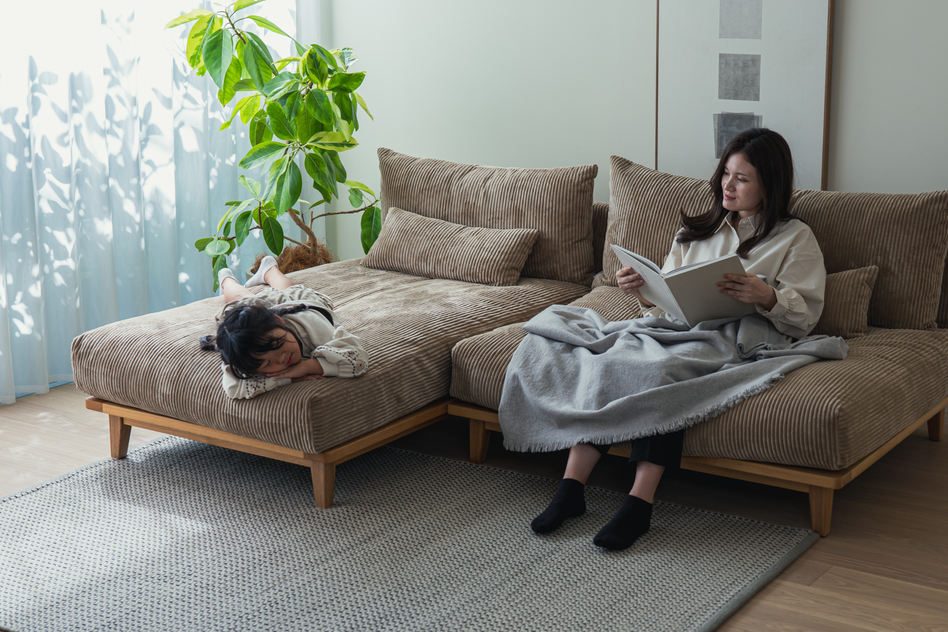 幸せになるソファ サイドテーブル - オーナーとペットの境界のない