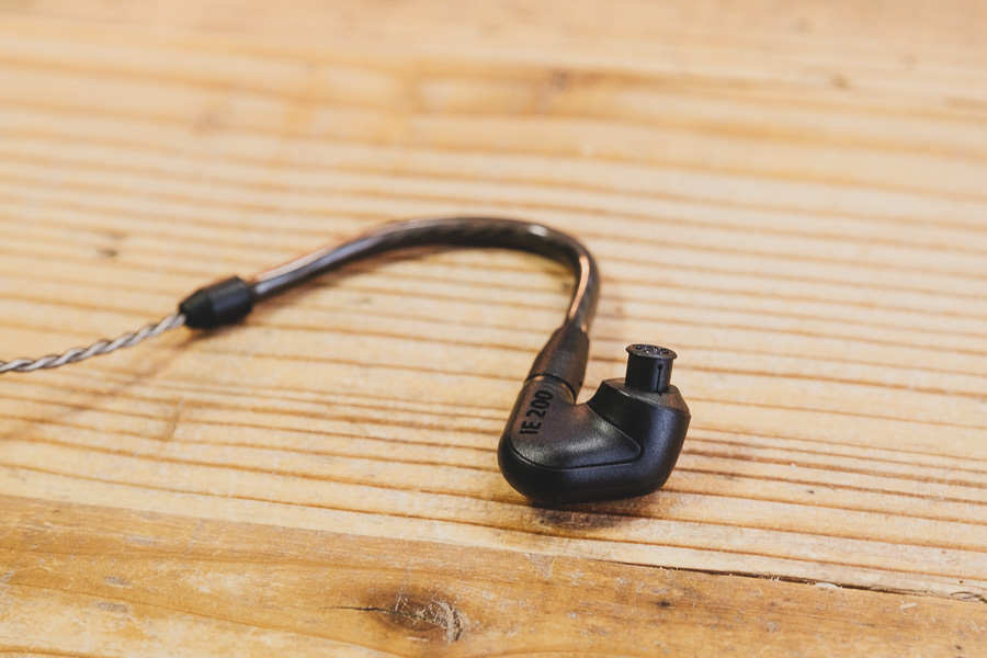 有線イヤホン】ゼンハイザー IE200 ＋ 4.4mmバランスケーブルを購入