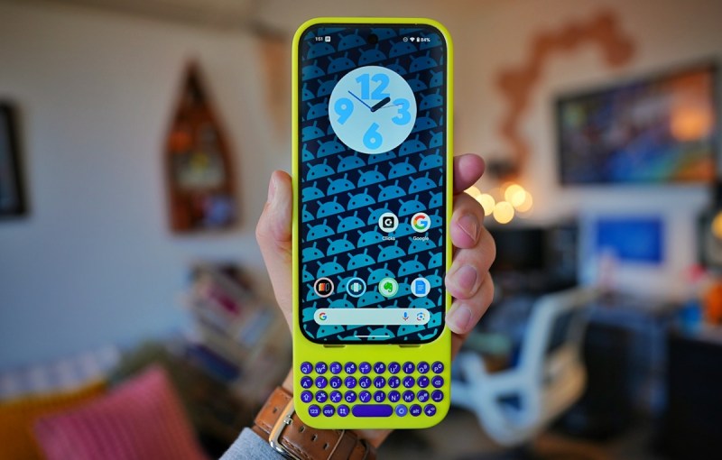 Clicks launches physical keyboards for Google Pixel, Motorola Razr