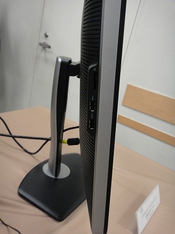 DELL U3014レビュー：30インチパネル搭載のハイエンドモニタ/パソコン