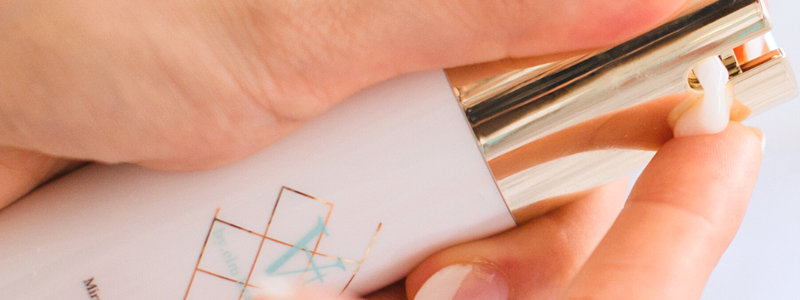 エーティードット【ノンハイドロキノンビタミン美容液】At. ミラクル